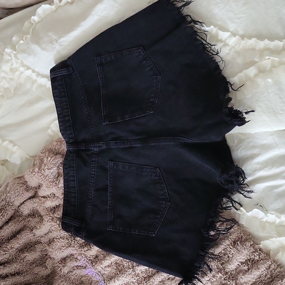 Trendy Black Distressed Denim Fringe Shorts - Picture 5 of 5